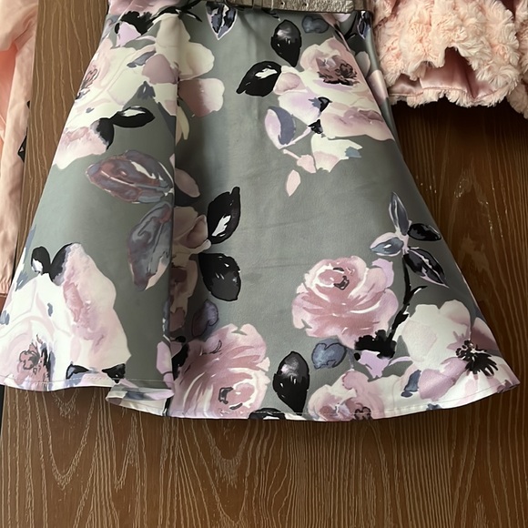 Floral belted dress and pink jacket - Picture 3 of 8